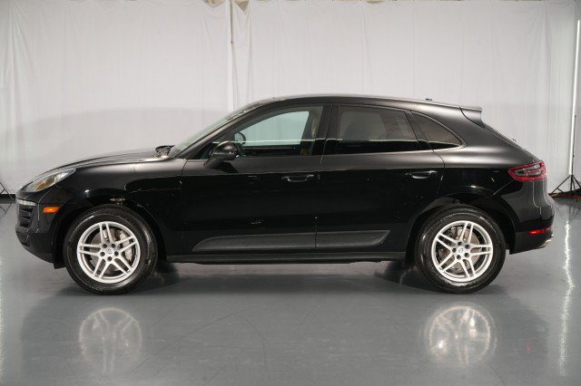 Used 2018 Porsche Macan AWD/4WD image 2