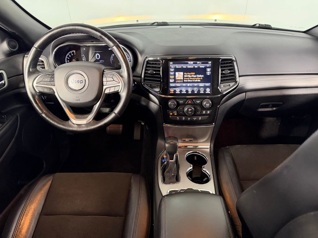 Used 2022 Jeep Grand Cherokee Laredo X image 13