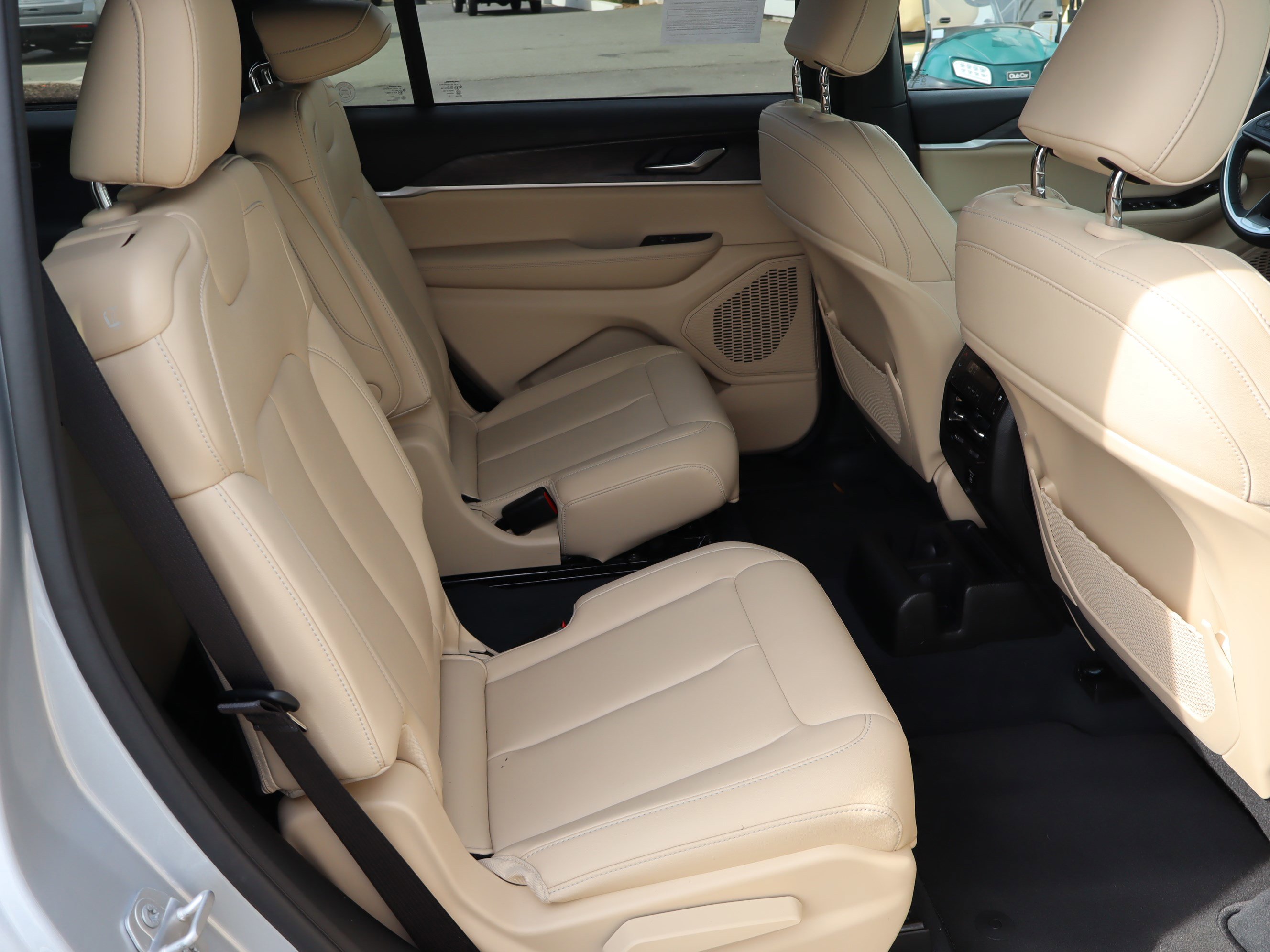 Used 2023 Jeep Grand Cherokee L Limited image 36