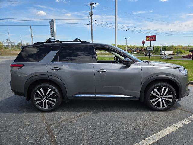 Certified 2025 Nissan Pathfinder Platinum w/ Cargo Package AWD/4WD image 6