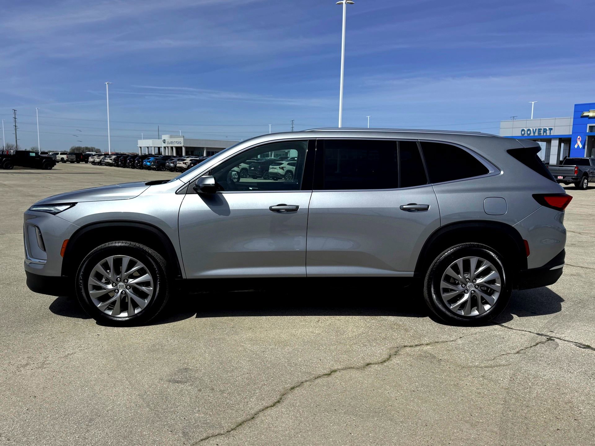 Used 2025 Buick Enclave Preferred image 10
