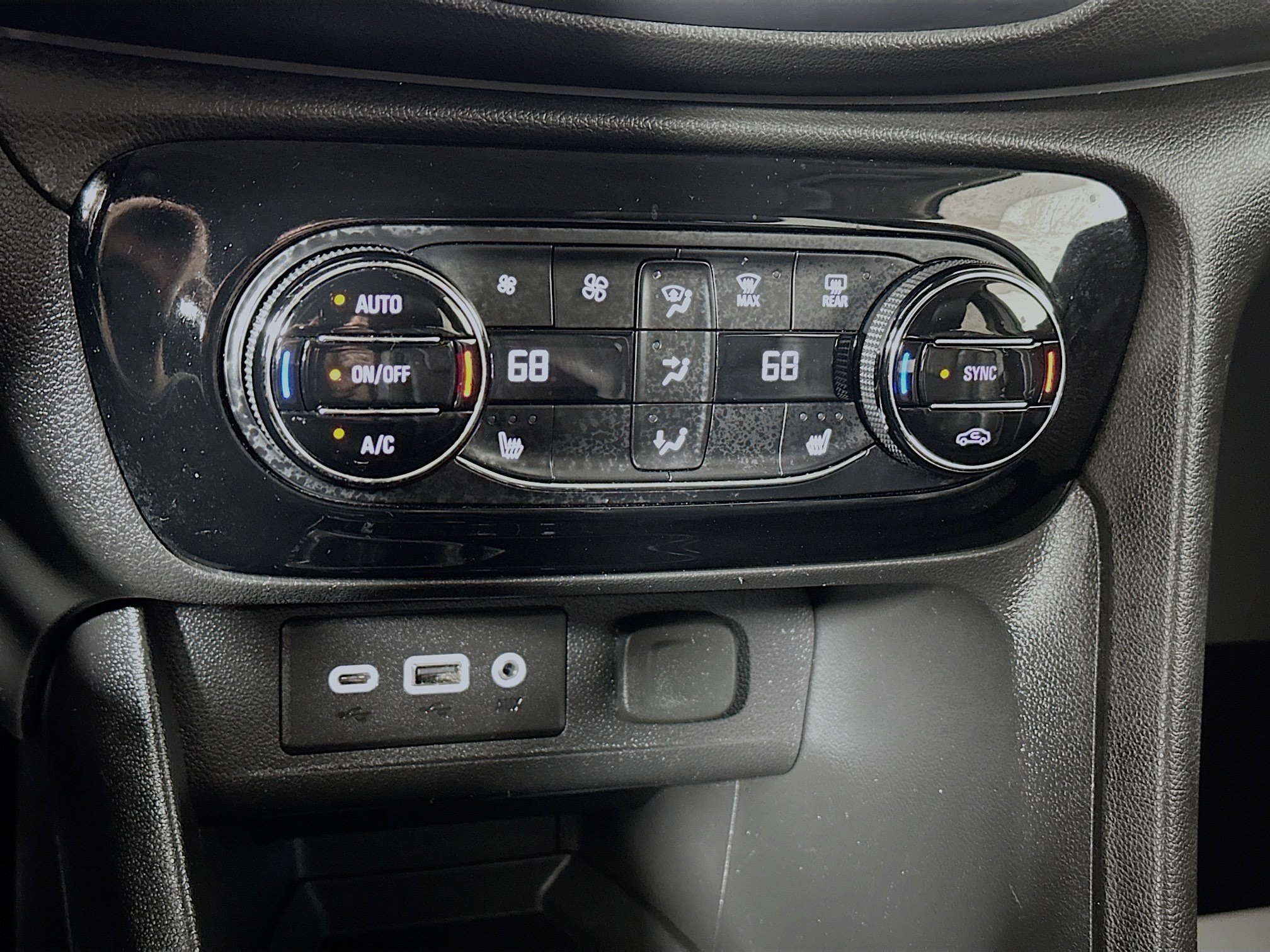 Used 2020 Buick Encore GX Essence FWD image 15