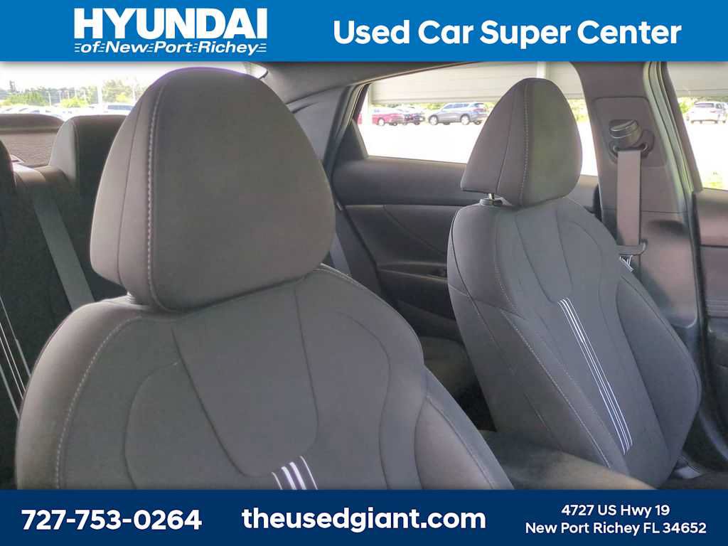 Certified 2025 Hyundai Elantra Sport FWD image 6