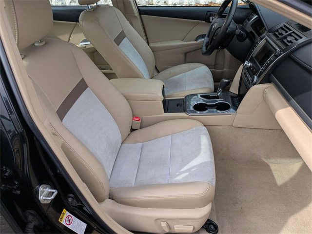 Used 2012 Toyota Camry XLE w/ Leather Pkg image 30