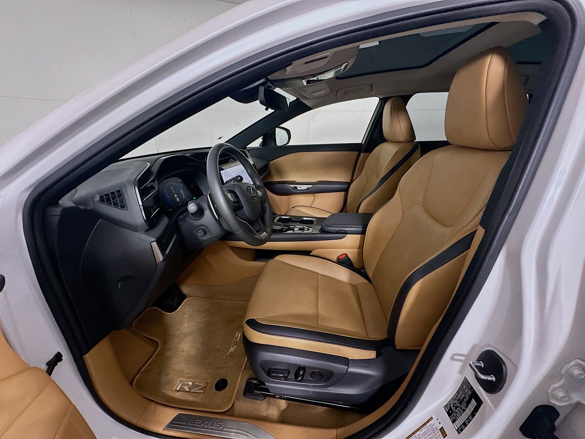 Used 2023 Lexus RZ 450e Premium w/ Technology Package image 13