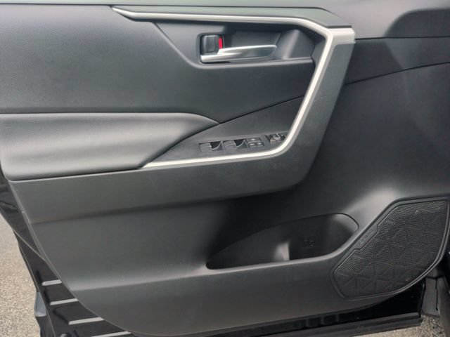 Used 2022 Toyota RAV4 XLE w/ Convenience Package AWD/4WD image 13