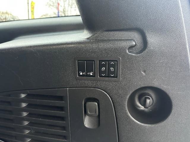 Used 2019 Chevrolet Suburban LT image 40