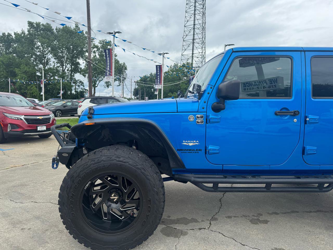 Used 2015 Jeep Wrangler Unlimited Sahara w/ Connectivity Group AWD/4WD image 30