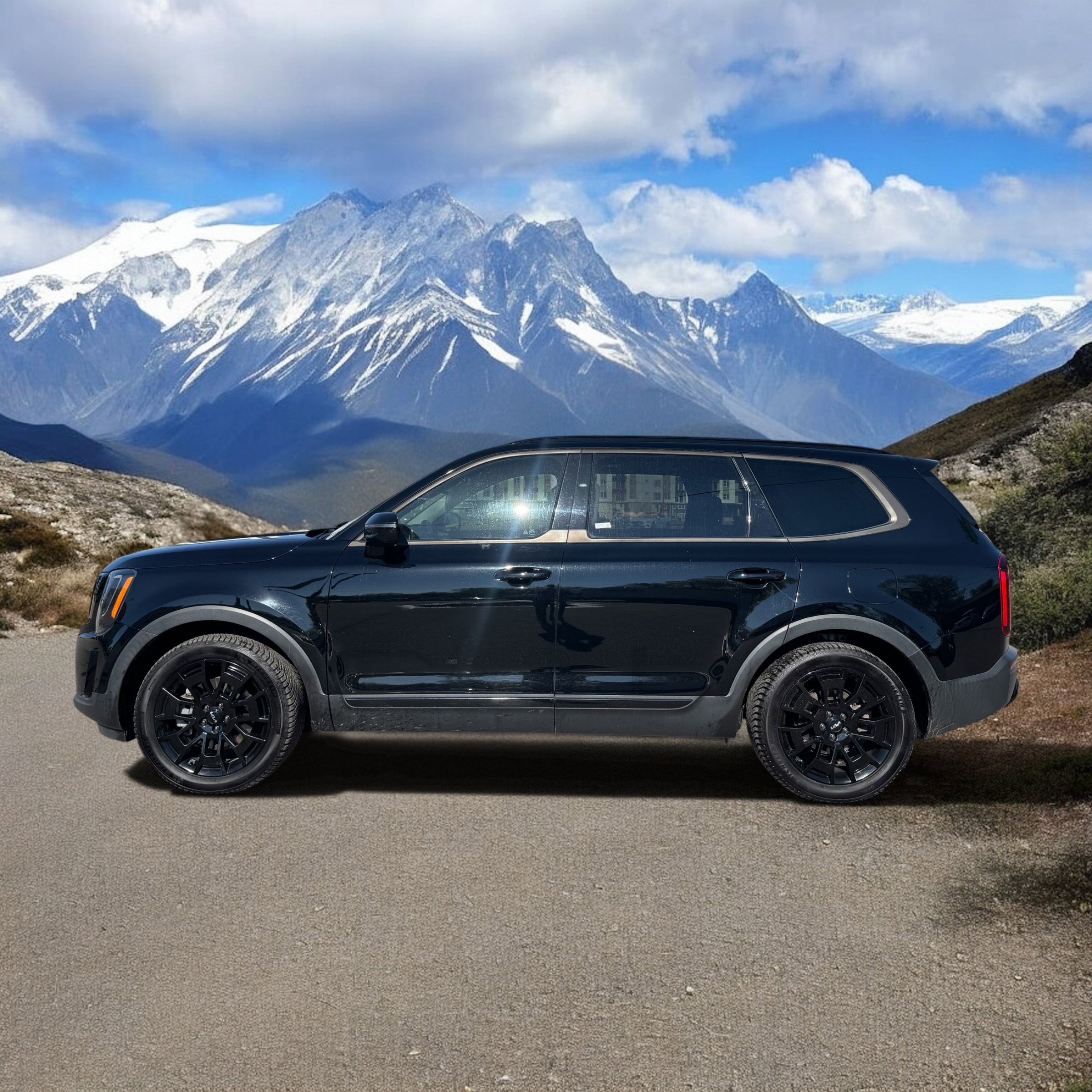 Used 2022 Kia Telluride SX w/ SX Prestige Package AWD/4WD image 2