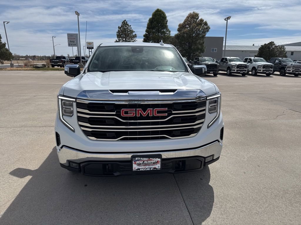 Used 2025 GMC Sierra 1500 SLT AWD/4WD image 9