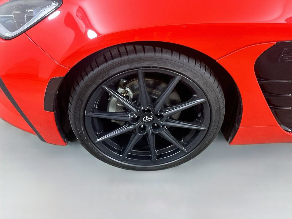 Used 2023 Toyota GR86 Premium w/ ALL Weather Mat Package (TMS) RWD image 8