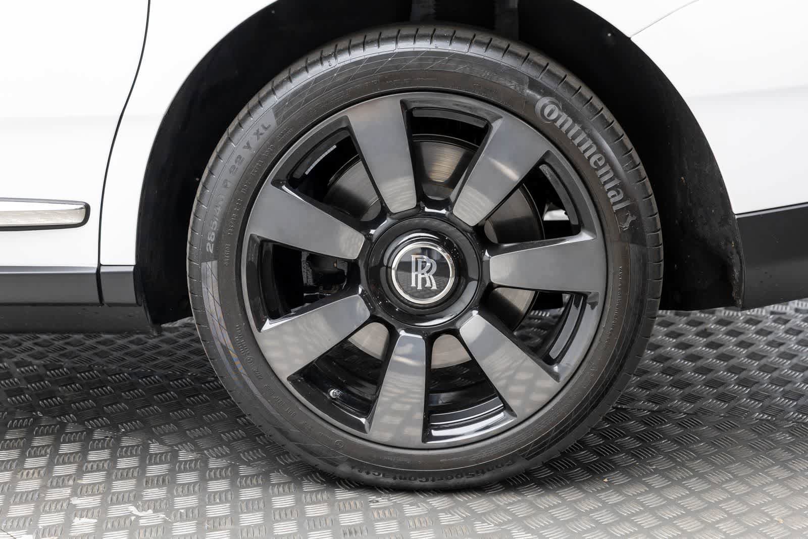 Used 2023 Rolls-Royce Cullinan w/ Cullinan Package image 59