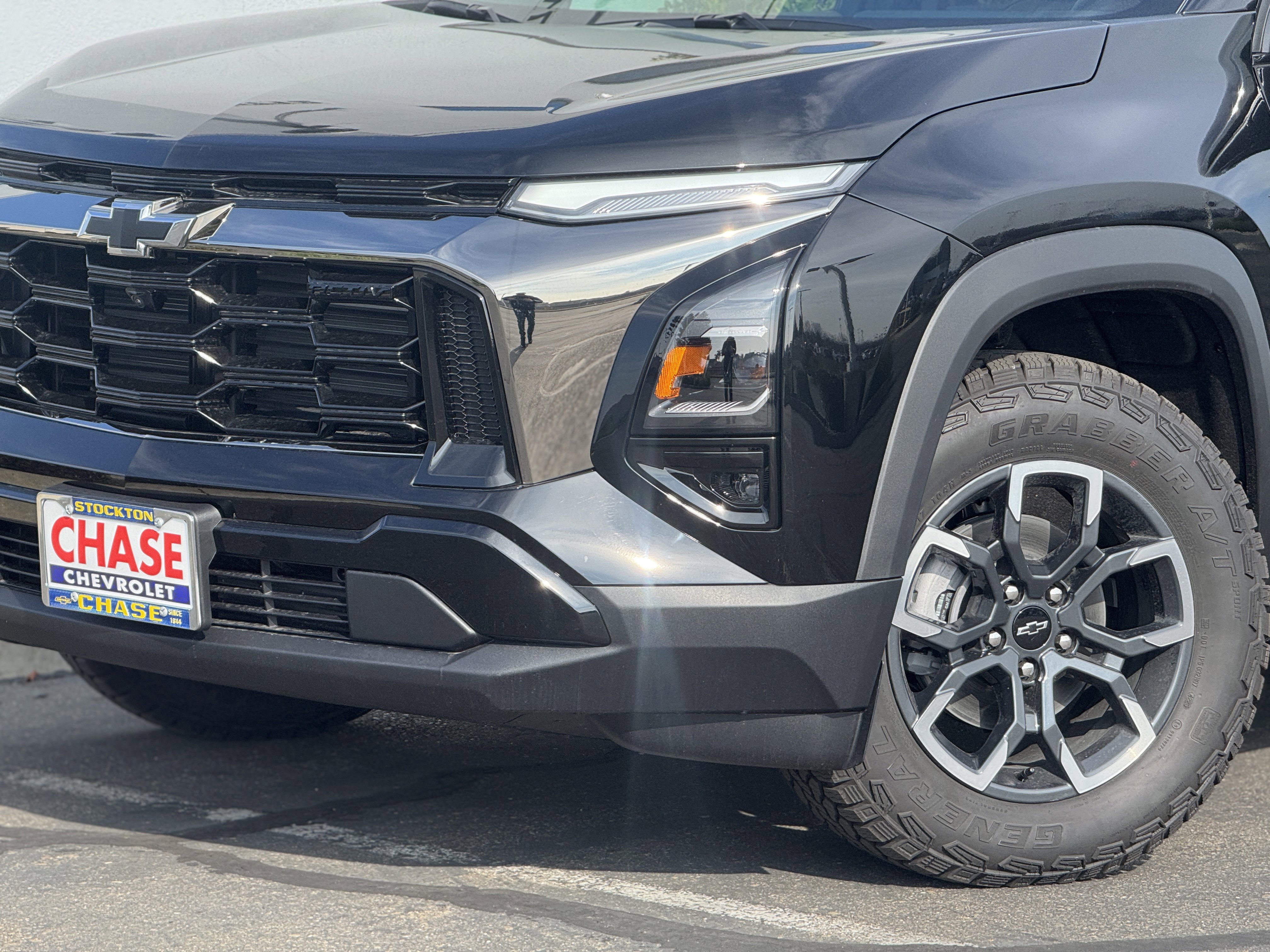 New 2026 Chevrolet Equinox ACTIV w/ Safety and Technology Package image 3