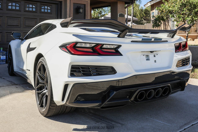 Used 2025 Chevrolet Corvette Z06 w/ Z07 Performance Package RWD image 16