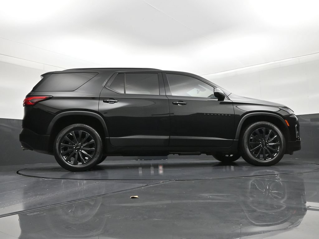 Used 2022 Chevrolet Traverse RS FWD image 25
