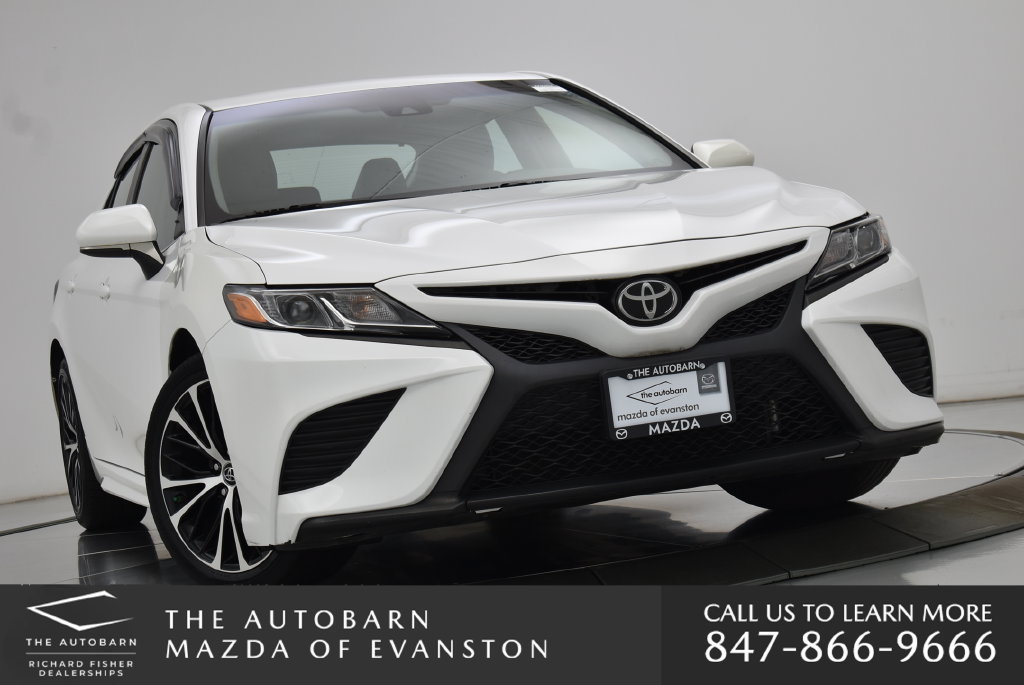Used 2018 Toyota Camry SE FWD image 3
