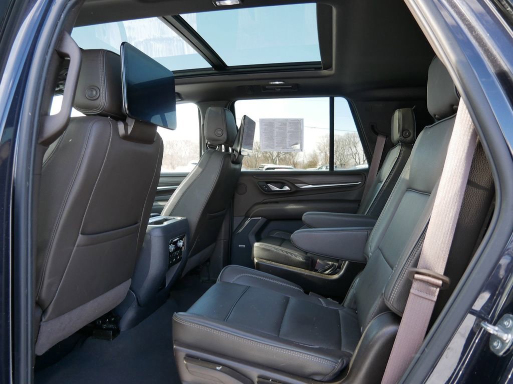 Used 2024 GMC Yukon Denali w/ Denali Reserve Package image 12