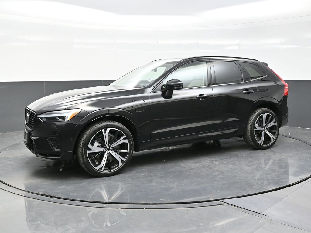 Used 2025 Volvo XC60 T8 Ultra w/ Protection Package Premier image 3