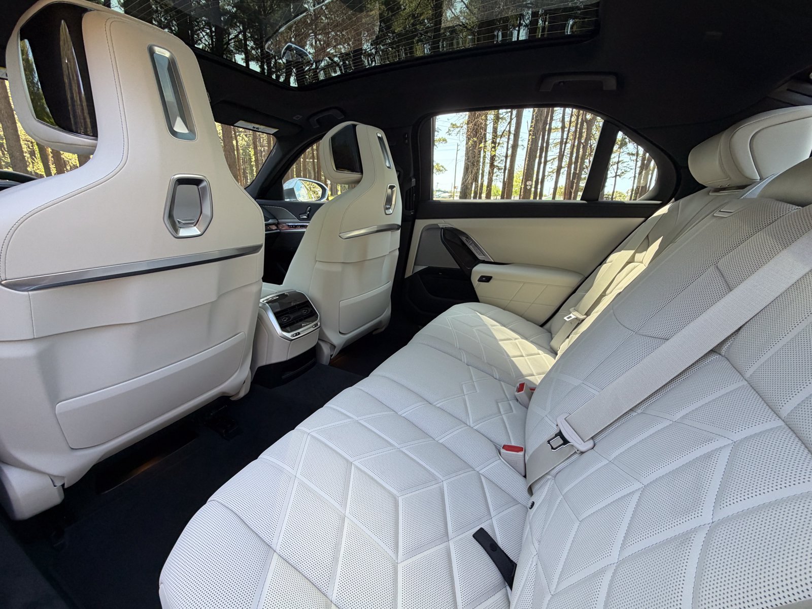 New 2026 BMW i7 eDrive50 w/ Executive Package RWD image 15