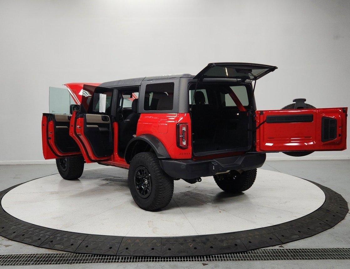 Used 2022 Ford Bronco Wildtrak image 13