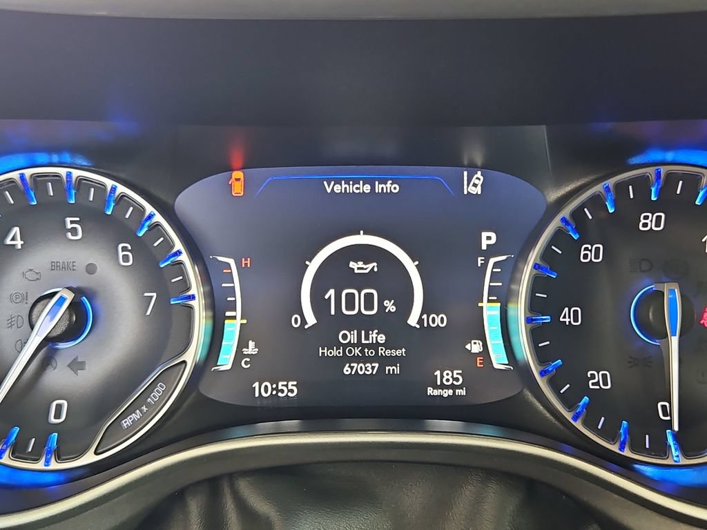 Used 2024 Chrysler Pacifica Touring-L FWD image 13
