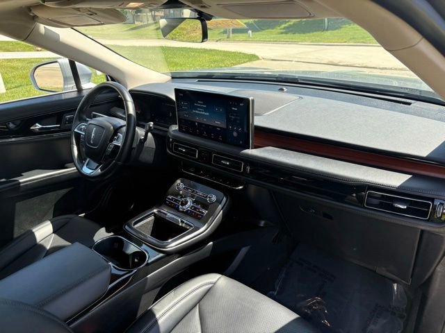 Used 2022 Lincoln Nautilus Reserve AWD/4WD image 11