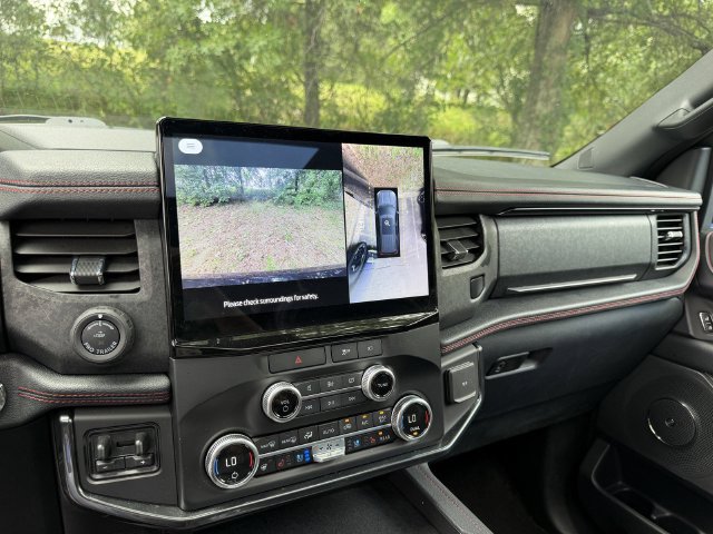 Used 2023 Ford Expedition Limited AWD/4WD image 19