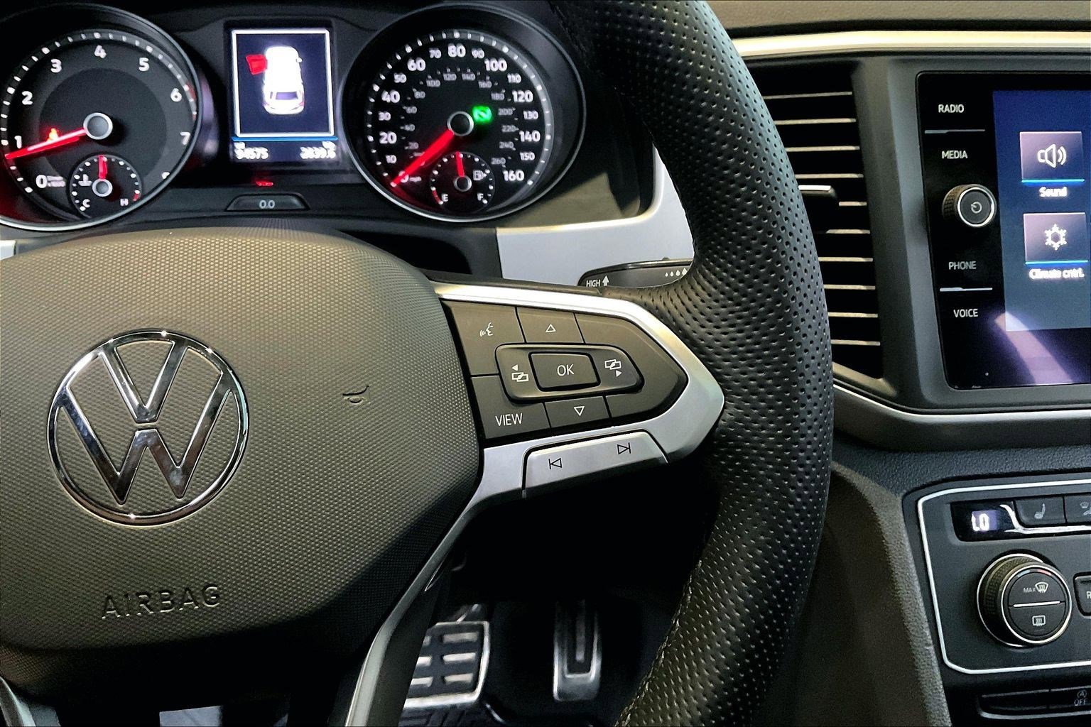 Used 2021 Volkswagen Atlas SE image 12