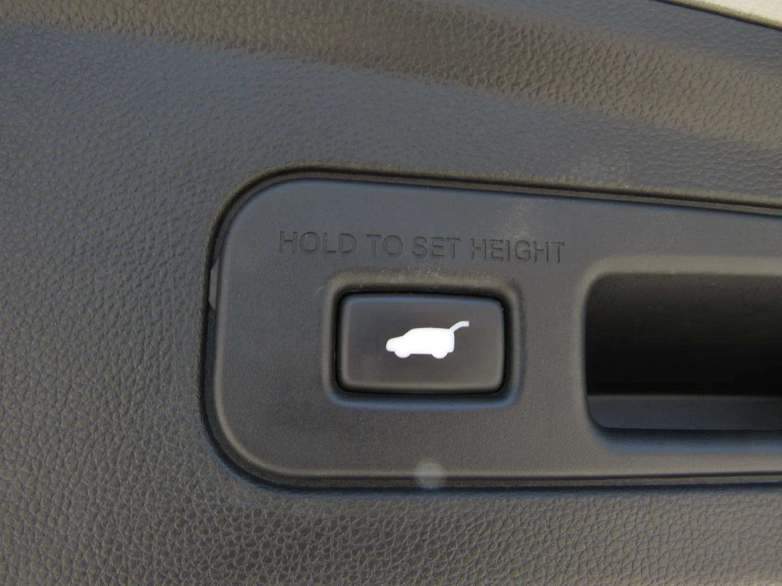Certified 2022 Acura MDX w/ Technology Package FWD image 14