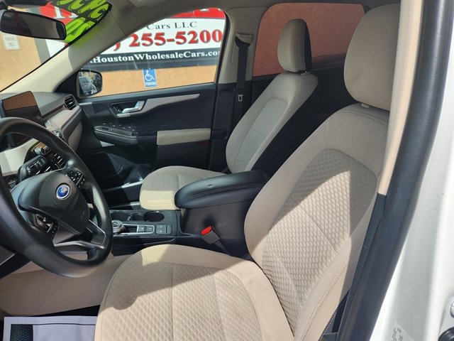 Used 2020 Ford Escape SE image 8