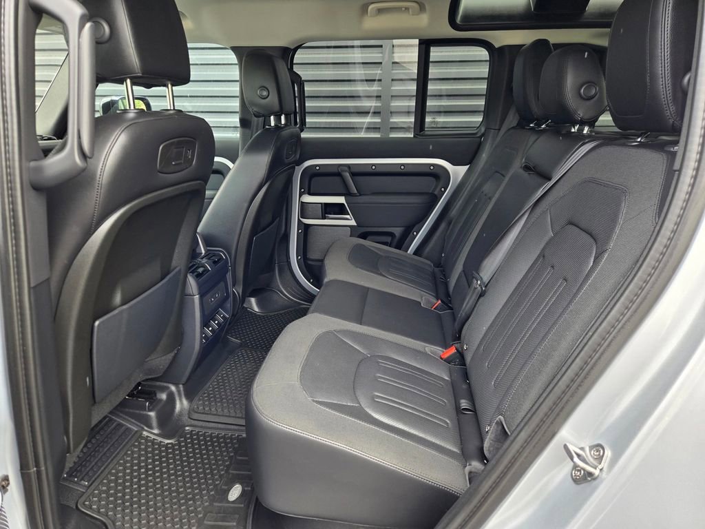 Used 2020 Land Rover Defender 110 SE AWD/4WD image 10