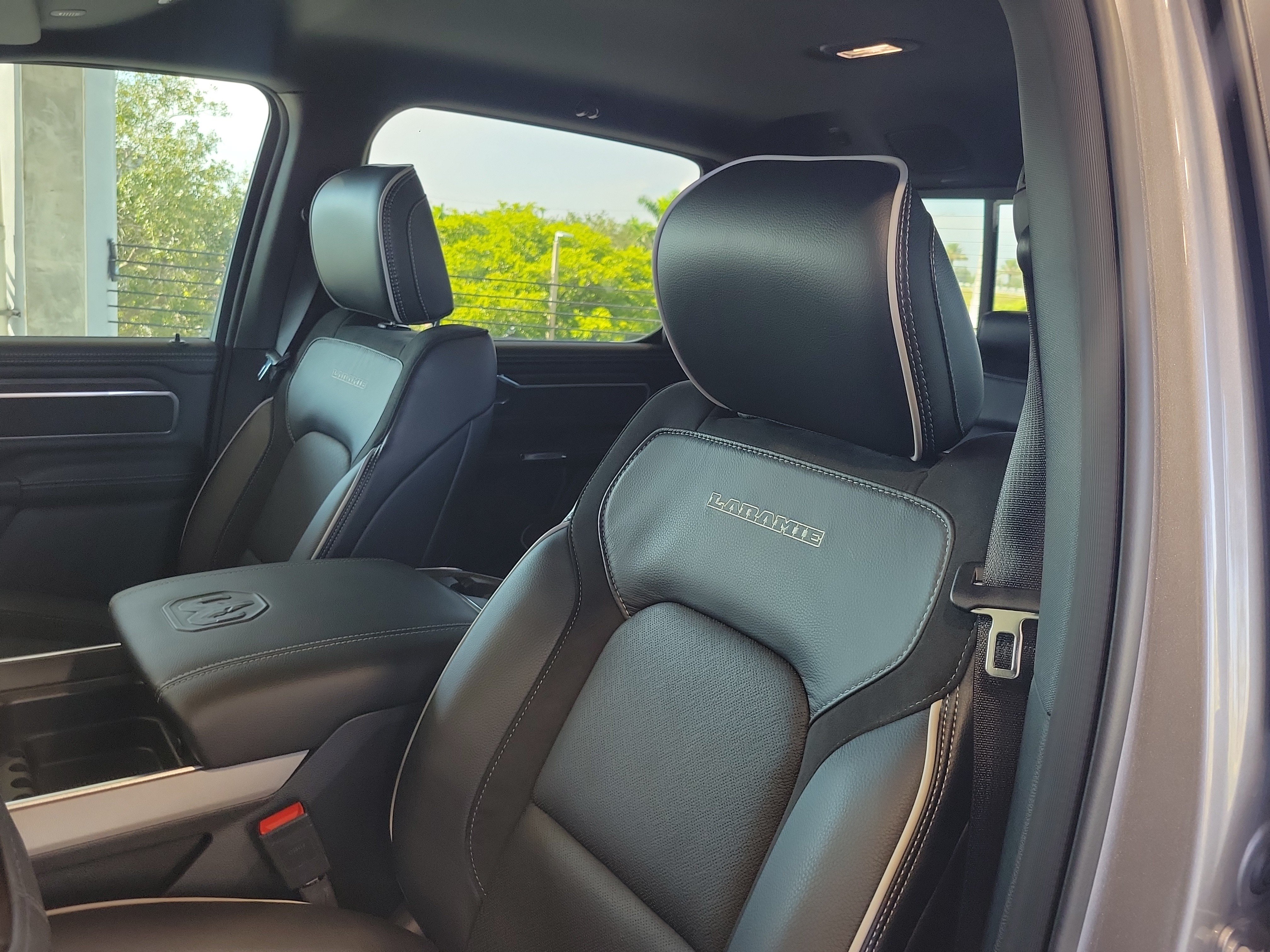 Used 2025 RAM 1500 Laramie w/ Sport Appearance Package AWD/4WD image 19