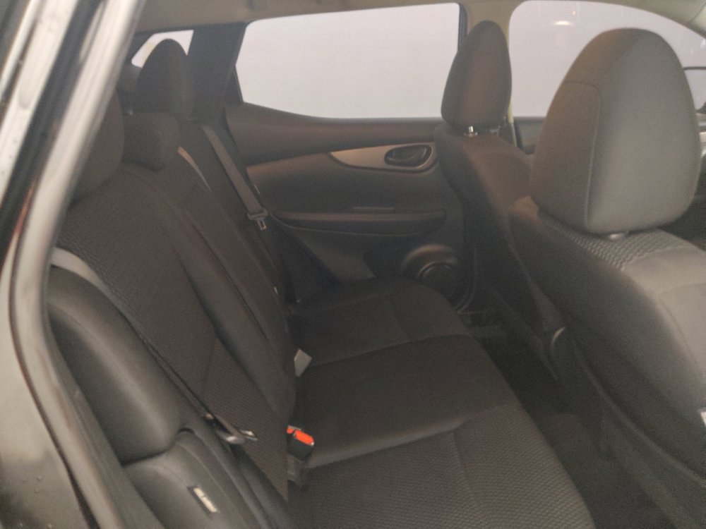 Used 2020 Nissan Rogue Sport S image 19