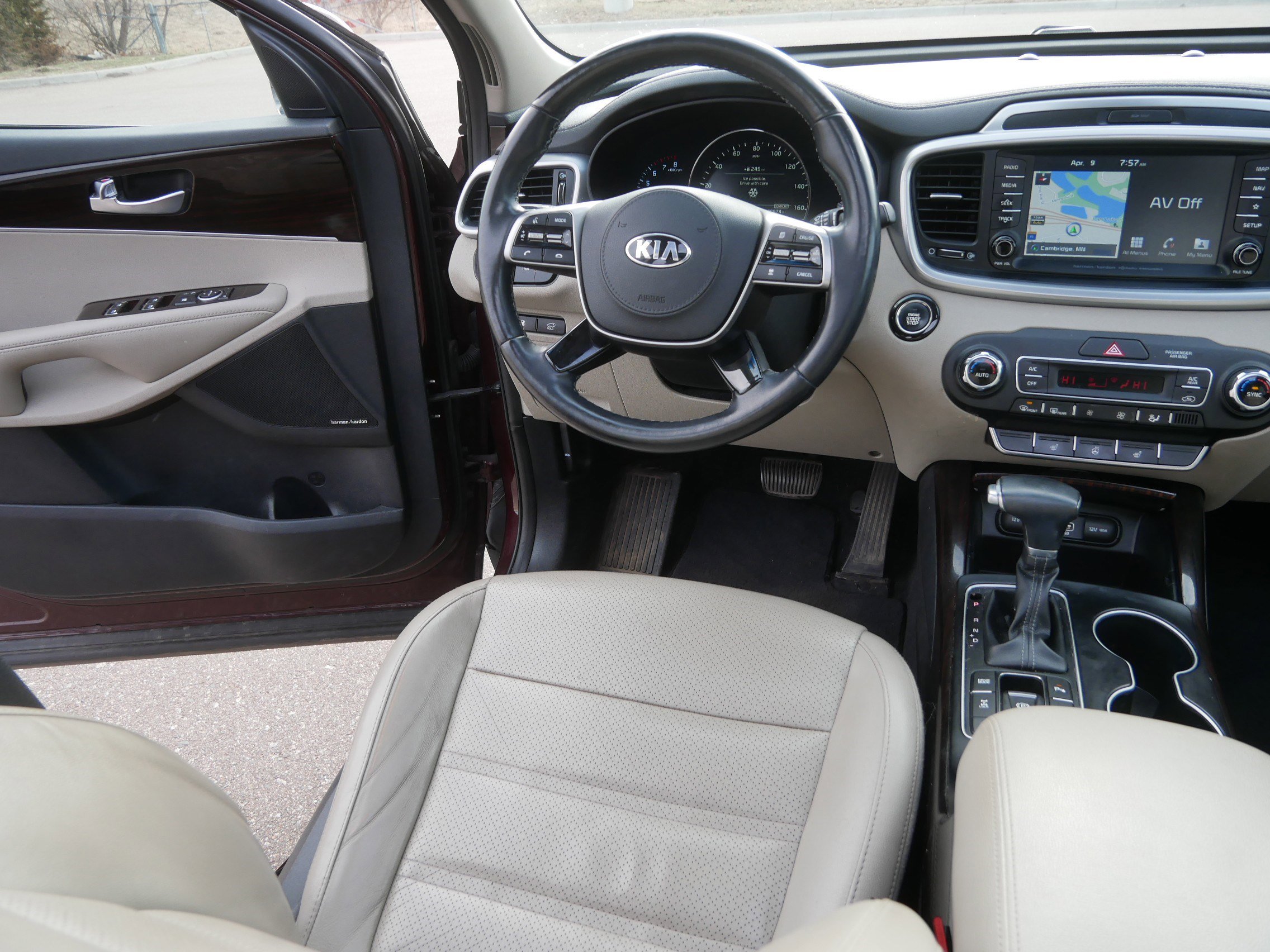 Used 2019 Kia Sorento EX w/ EX Touring Package image 9