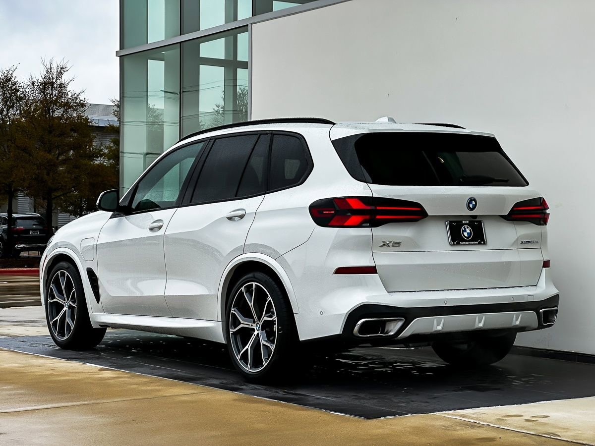 New 2026 BMW X5 xDrive50e w/ M Sport Package image 7