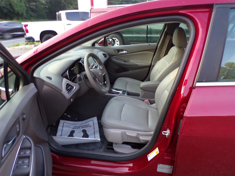 Used 2017 Chevrolet Cruze LT FWD image 15