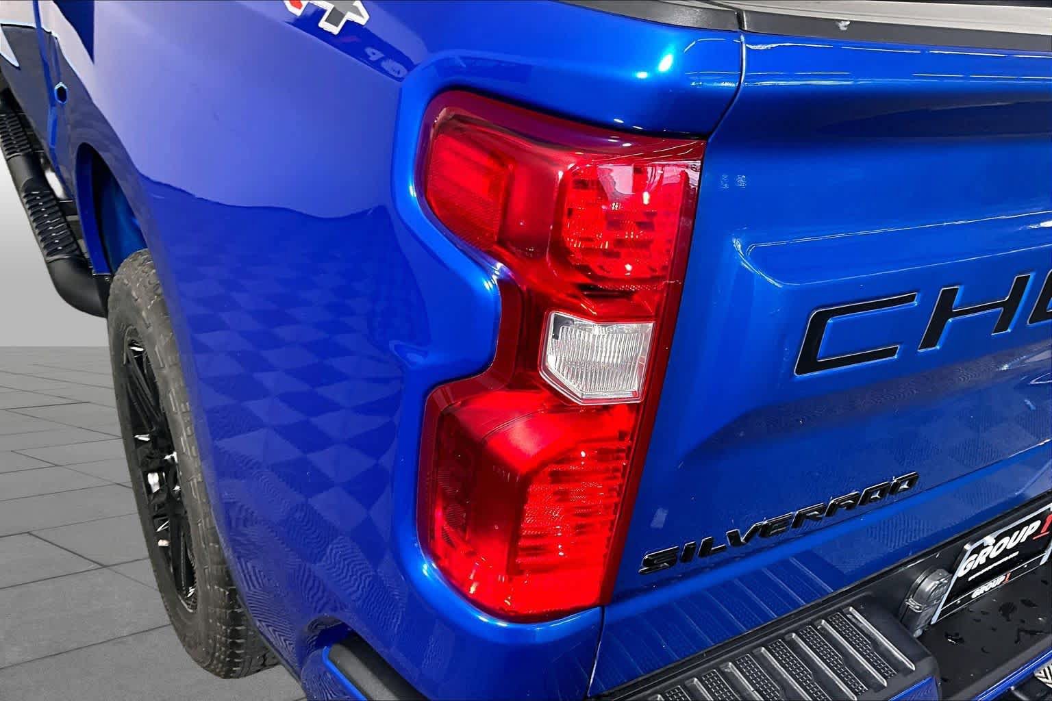 Used 2024 Chevrolet Silverado 1500 Custom w/ Turbomax Blackout Package AWD/4WD image 27
