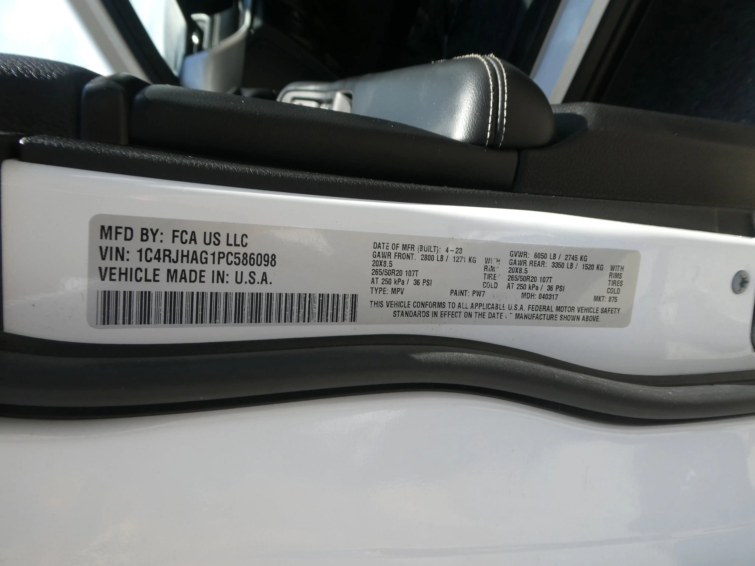 Used 2023 Jeep Grand Cherokee Altitude AWD/4WD image 12