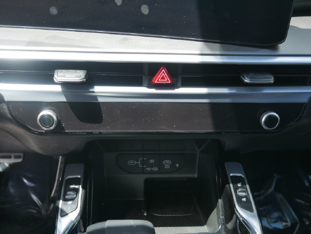 Used 2025 Kia Sorento SX FWD image 30