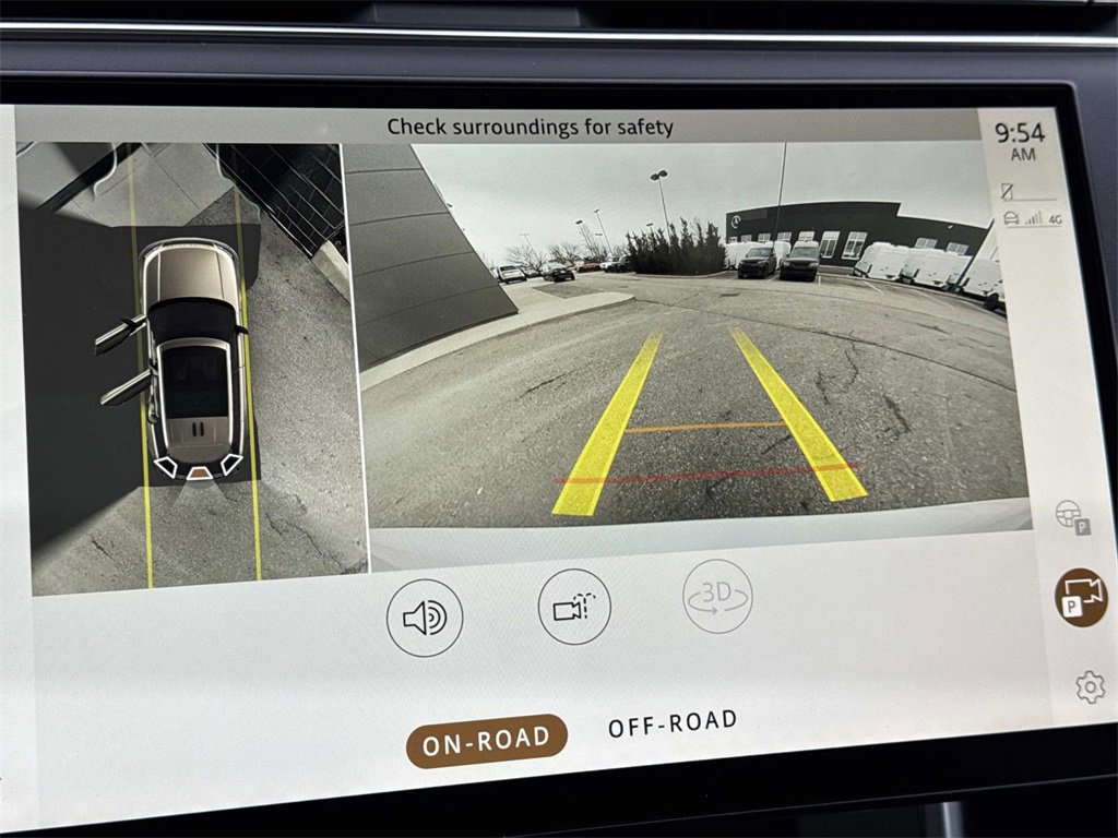 Used 2023 Land Rover Range Rover SE image 25