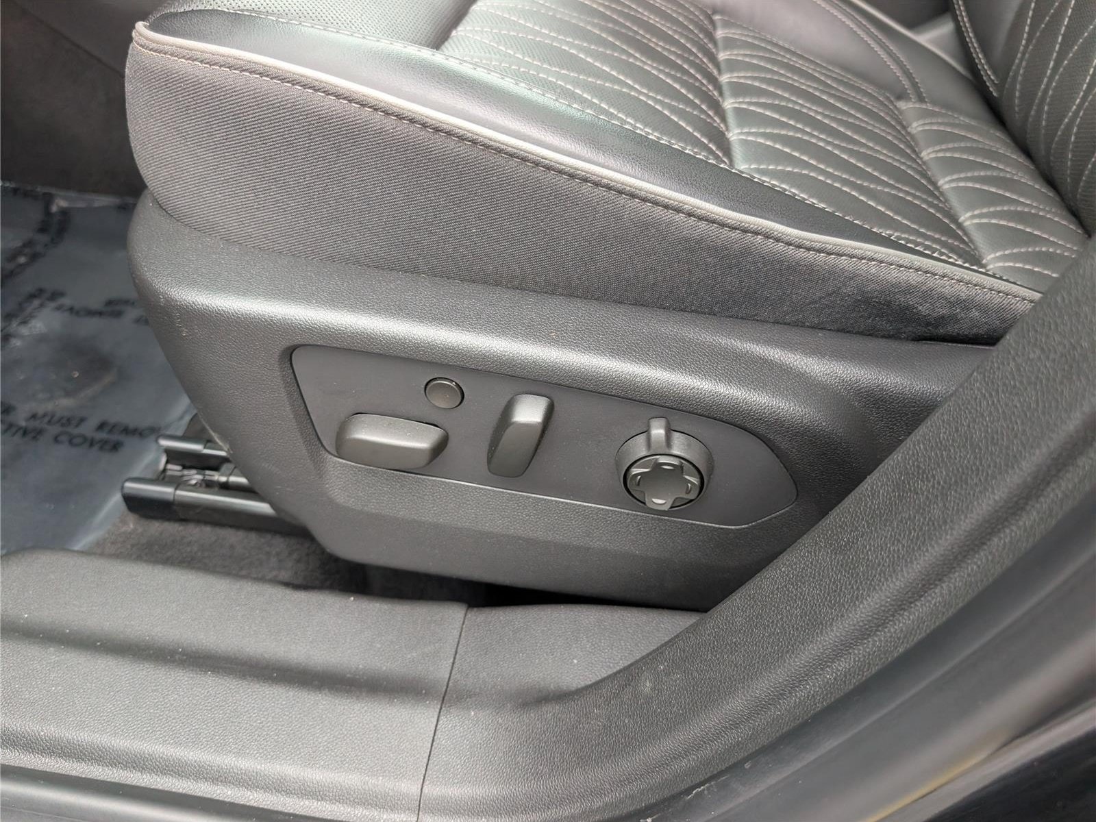 Used 2021 Buick Envision Avenir w/ Technology Package II AWD/4WD image 22