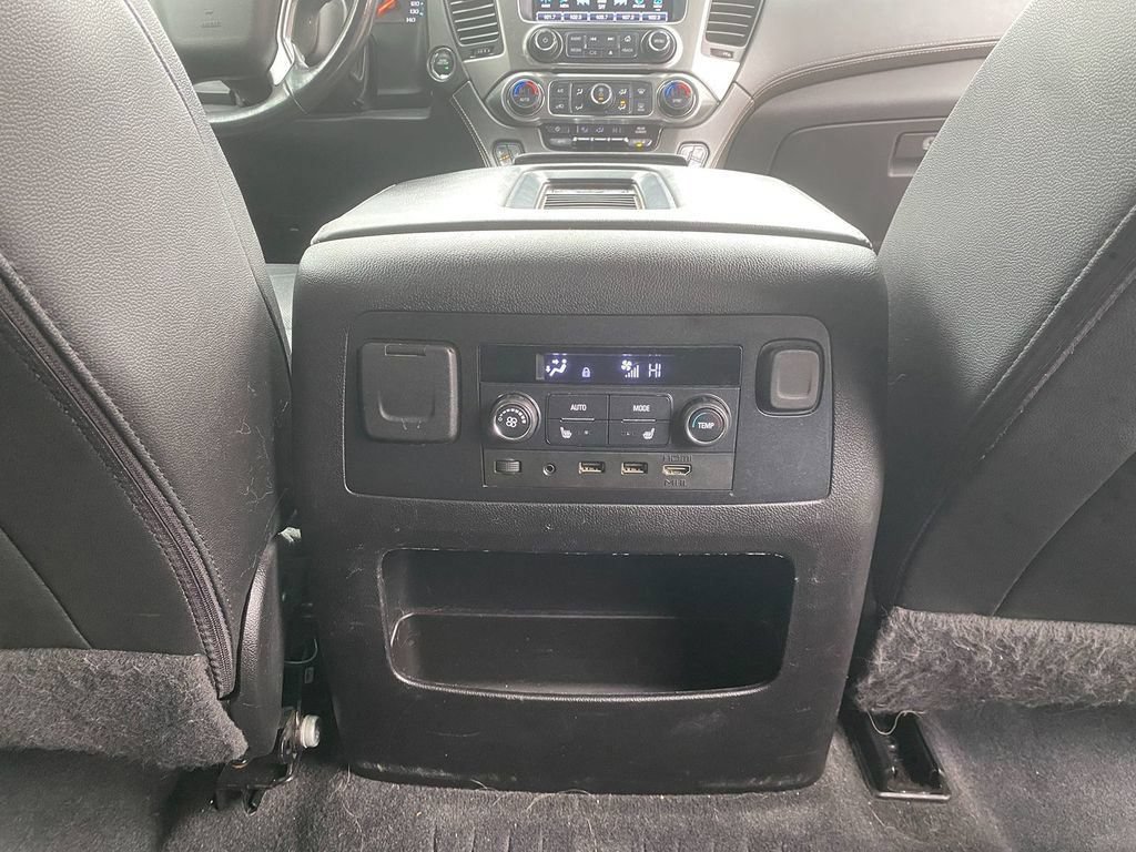Used 2020 Chevrolet Suburban Premier AWD/4WD image 28