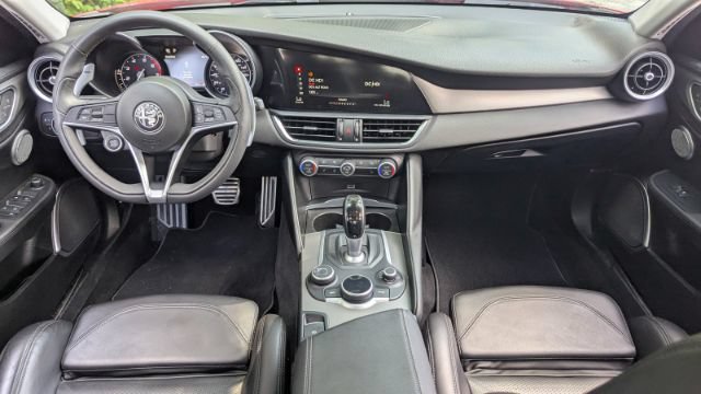 Used 2019 Alfa Romeo Giulia Ti Sport w/ Quick Order Package 22S Sport AWD/4WD image 24