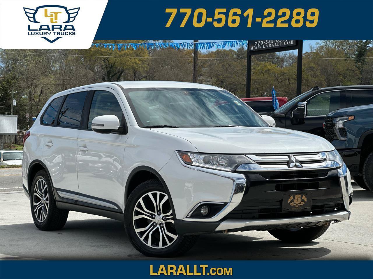 Used 2017 Mitsubishi Outlander SE AWD/4WD image 1