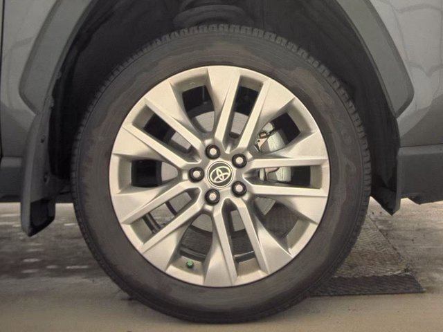 Used 2023 Toyota RAV4 XLE Premium image 56