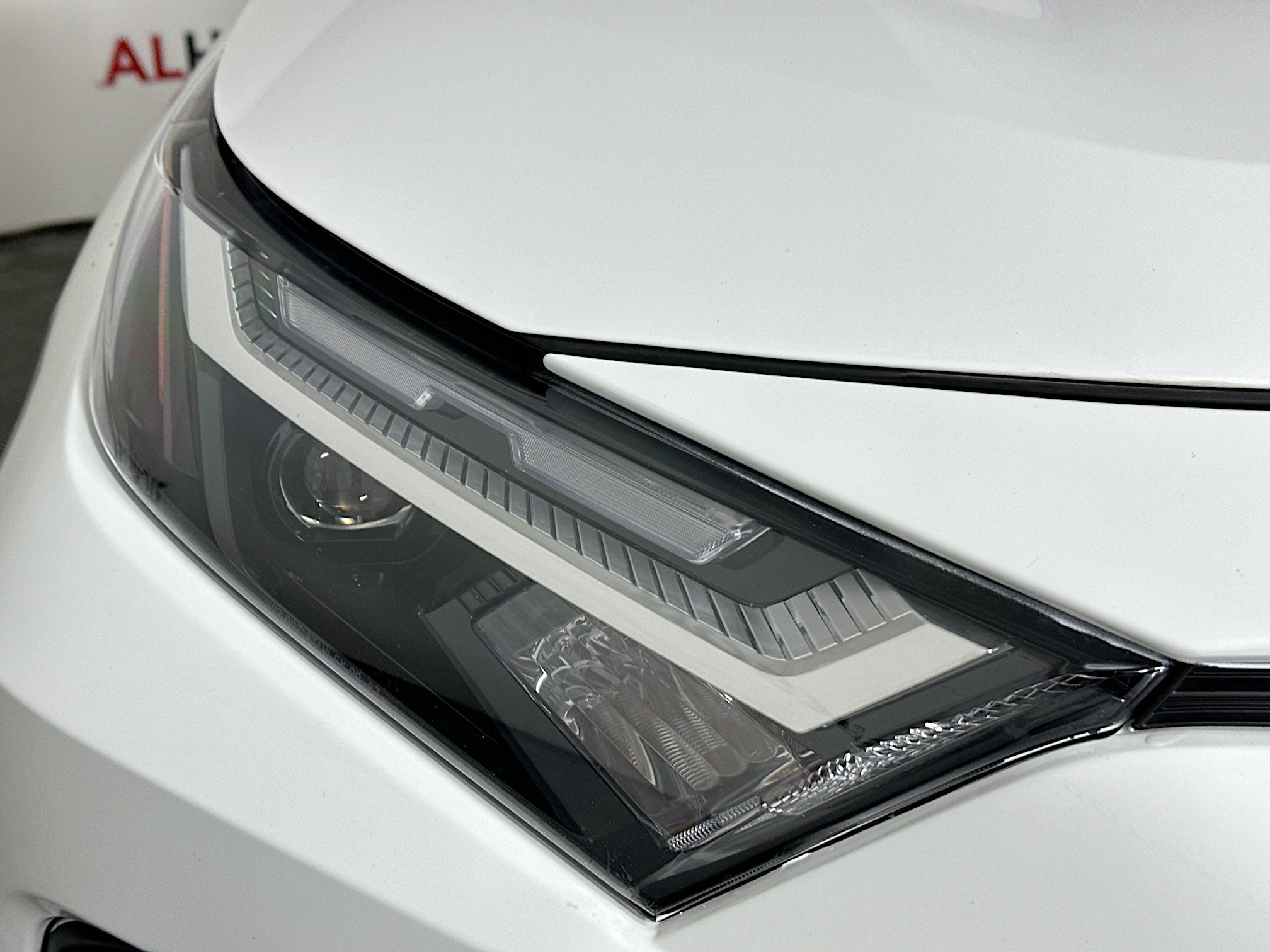 Used 2024 Toyota RAV4 XLE FWD image 9