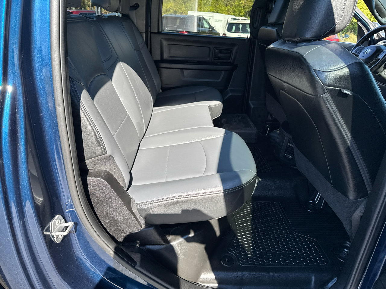 Used 2022 RAM 3500 Tradesman w/ Chrome Appearance Group image 9