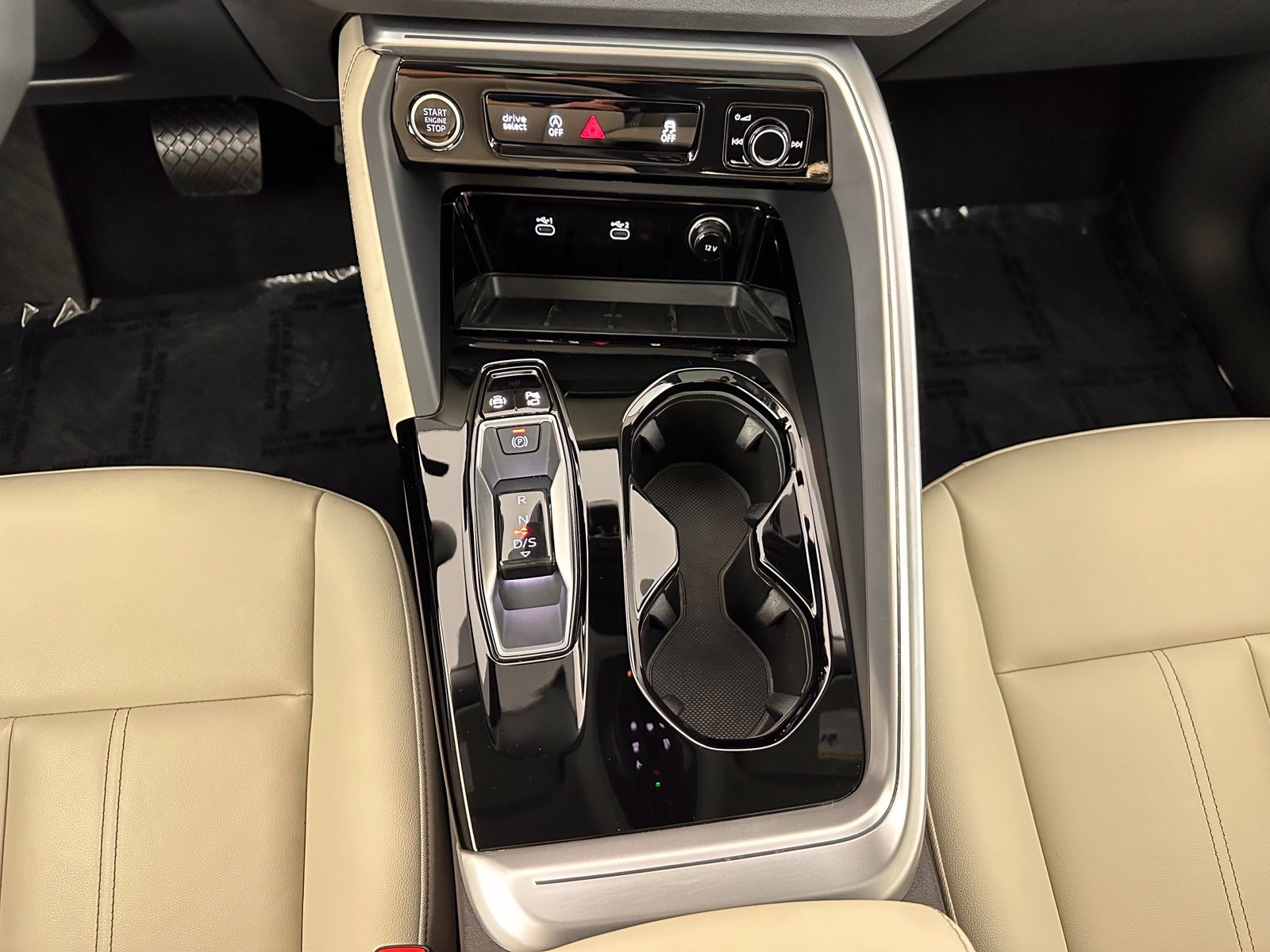 Used 2025 Audi Q5 Premium AWD/4WD image 12