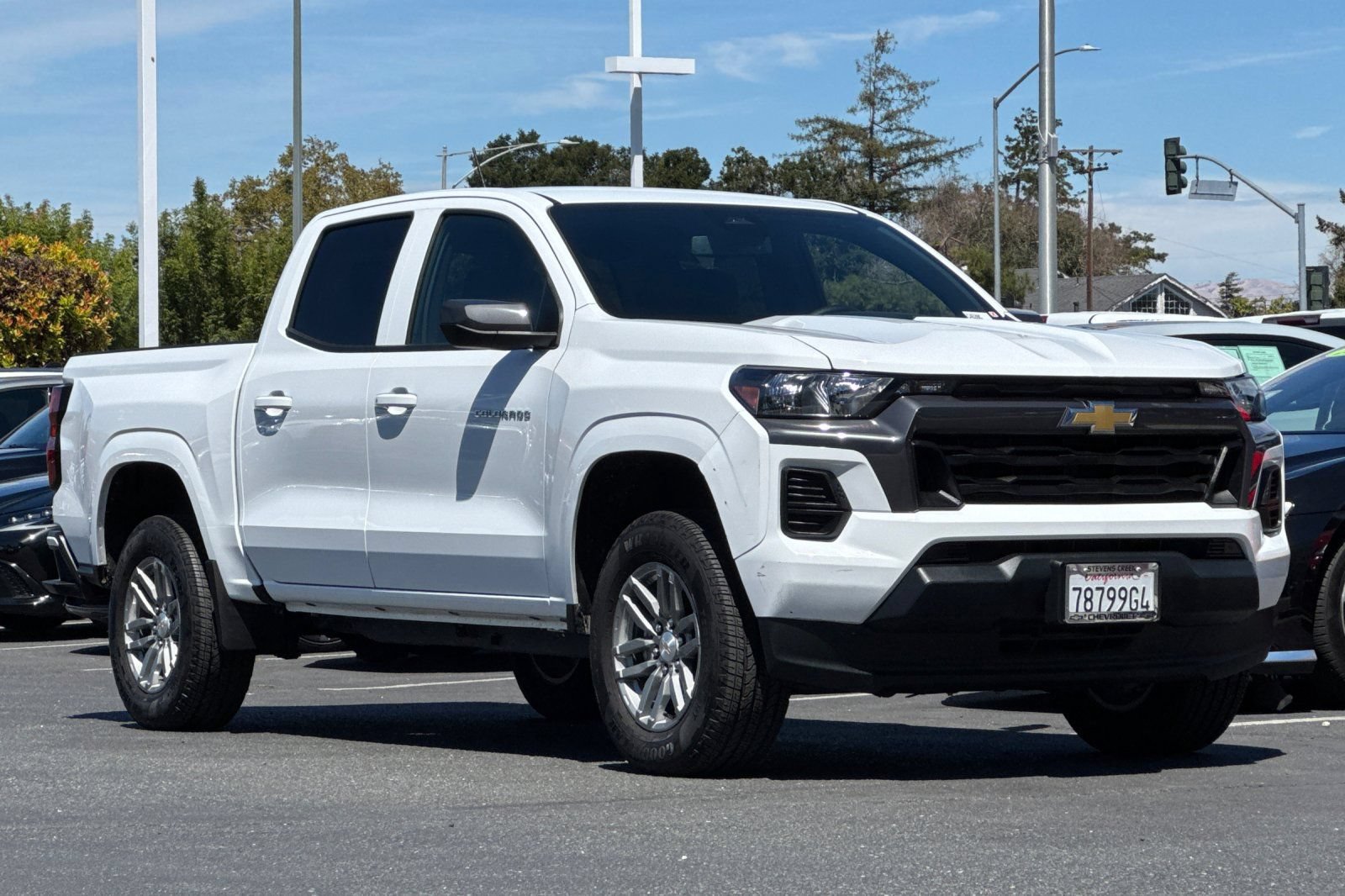 Used 2026 Chevrolet Colorado LT RWD image 2