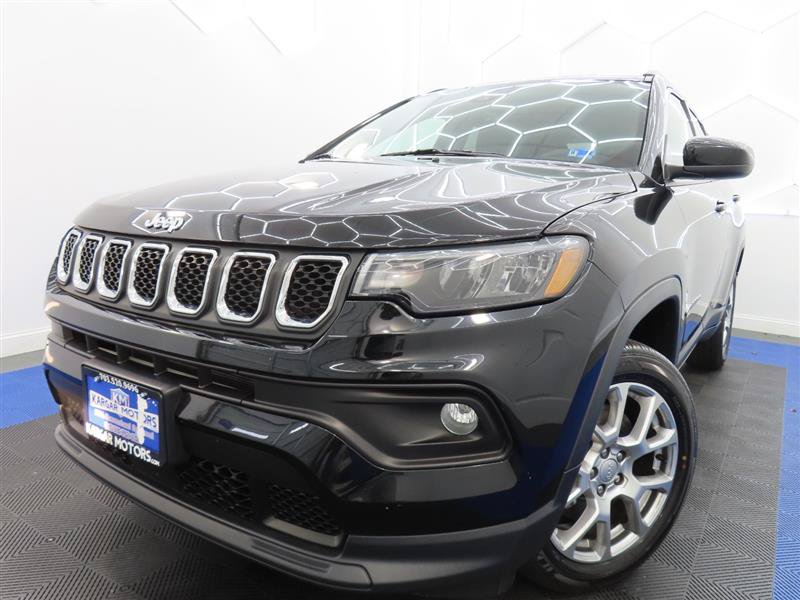 Used 2023 Jeep Compass Latitude AWD/4WD image 1